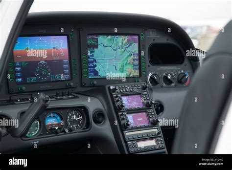 Interior cockpit interior cirrus sr22 - polfbing