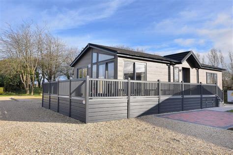 Pinewood Retreat Lodges To Rent In Lyme Regis Dorset Devon