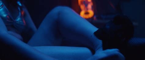 Nude Video Celebs Caitlin Aase Sexy Revealer