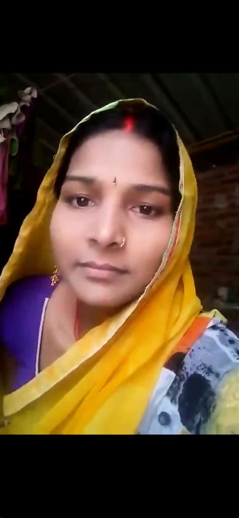 Desi Village Wife Kamavery Thevidiya Wet Hairy Pussy Show Village Outdoor