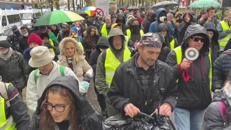 France Yellow Vest Protesters March Against Macron Policies In Streets Of Paris Video Ruptly