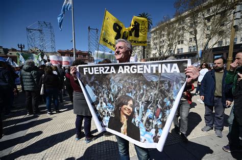 El Presidente Fernández Y Su Gobierno En Pleno Se Suman A La Marcha A Favor De Cristina Kirchner