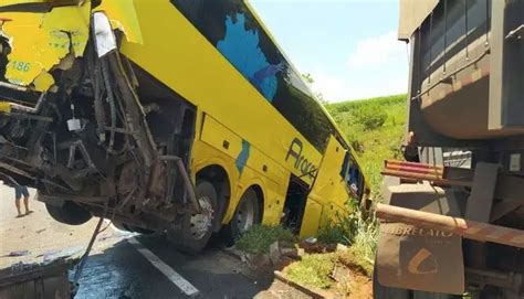 Morre 2 motorista de ônibus que saiu de Sinop e se envolveu em