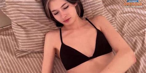 Convinced An 18 Year Old To Give Up Her Virginity And Filled A Bitch S Vagina Full Of Creampie