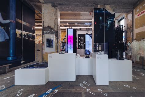 A Look at ASICS SportStyle in Paris Fashion Week