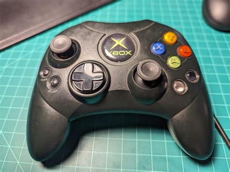 Replaced my worn out joysticks with Xbox Series joystick caps : r ...