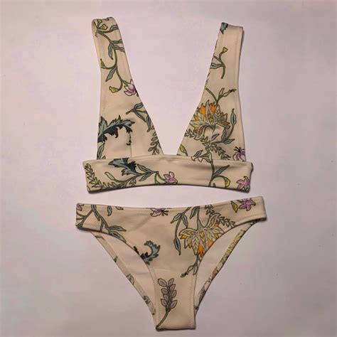 H M Bikini Set Women S Fashion Swimwear Bikinis Swimsuits On Carousell