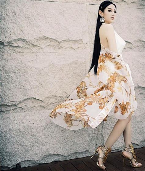 Hot girl và hot boy Nữ giảng viên ĐH Quốc gia HN gây sốt vì quá quyến rũ Huyền Baby