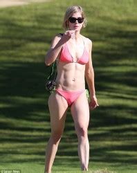 Rosamund Pike Wearing A Bikini In Hawaii Lq Tag Hq Adds