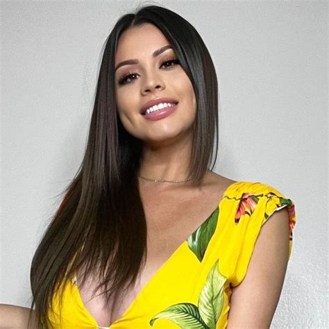 Jazzlovescoffee Curvaceous Brunette