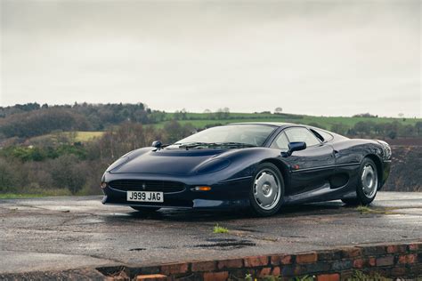 Choose Your Fighter Two Very Different Jaguar Xj220s Head 42 Off