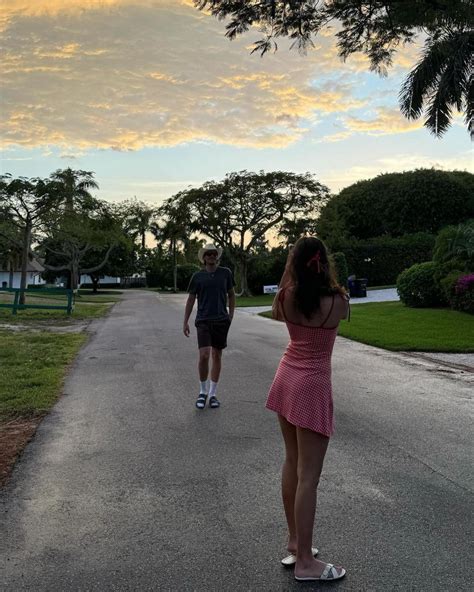 Hot Legs R MillieBobbyBrownHQ