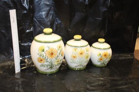 Set Of Canisters Wtih Daisies Live And Online Auctions On