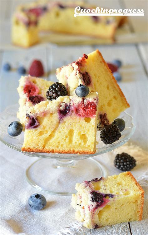 Torta Ai Frutti Di Bosco E Yogurt Con Crumble Croccante