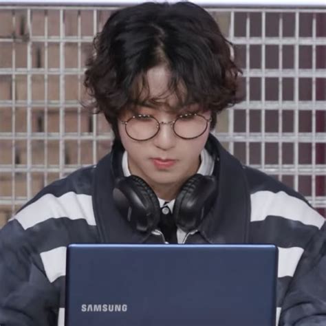 Pin By Nattt On Han Hot Korean Guys Cutie Patootie Homeless