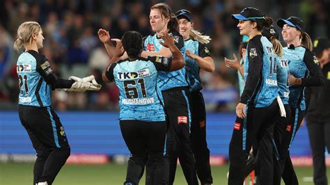 Back To Back Strikers Edge Out Heat As Wbbl Final Goes Down To