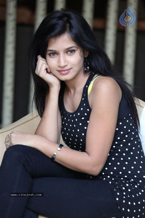 Anvika New Stills Photo 20 Of 119