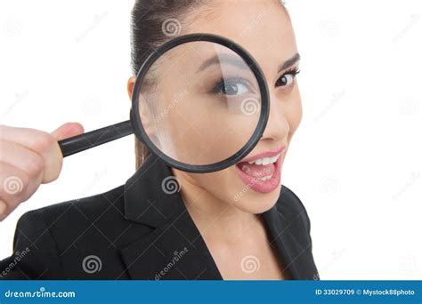 Смотреть через лупу. стоковое изображение. изображение насчитывающей ...