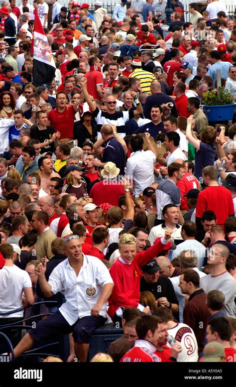 Welsh Football Fans Hi Res Stock Photography And Images Alamy