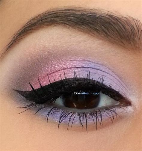 Top Imagen Maquillaje Para Ojos Rosa Paso A Paso Abzlocal Fi