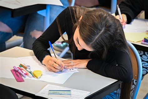 "Mon daron travaille à l'Éducation nationale" : de faux sujets du bac