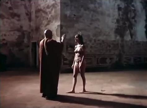 Naked Ellen Sherman In La Mansion De La Locura