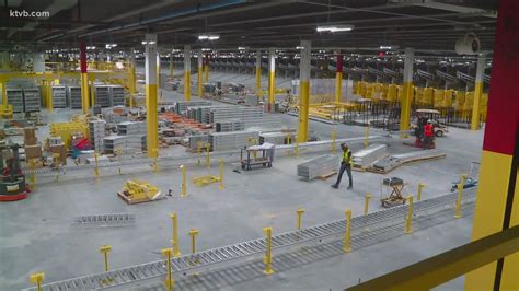 Here S What The Inside Of Amazon S Nampa Fulfillment Center Looks Like