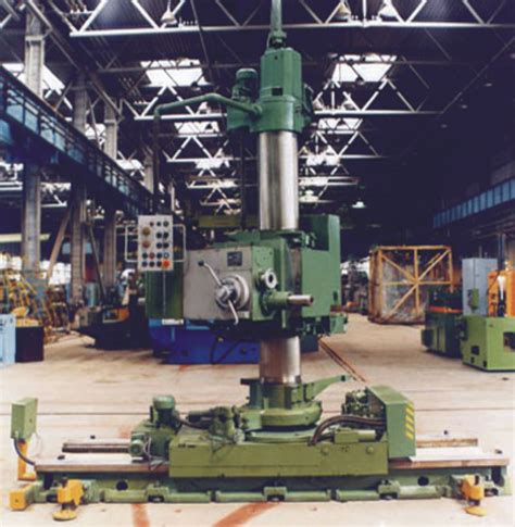 Горизонтальный переносной радиально-сверлильный станок