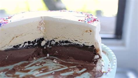 Homemade Ice Cream Crunch Cake Video Lauren S Latest Recipe