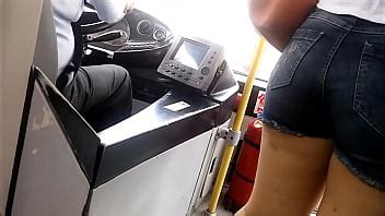 Peruana Culona En El Metropolitano Con Shortcito XVIDEOS