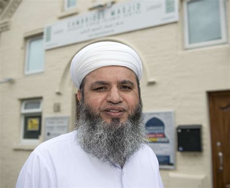 Cambridge Imam Says Covid 19 Vaccine Myths Have Nothing To Do With Islam