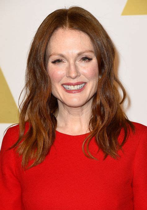 The Celebrity Guide To Wavy Hair Julianne Moore Spring Hair Color