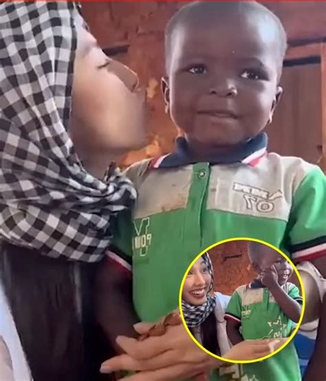 Lôi con cậu bé châu Phi hot nhất MXH lên đồ cực bảnh vẫn khiến dân tình cười bò vì biểu