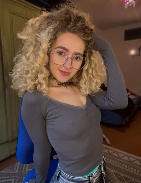 MaryJane Auryn Amateur MIX Hey Folks Happy Sunday Enjoy Your Evening And Dont Forget