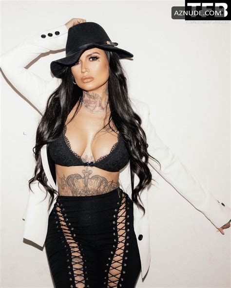 KATHERINE FLORES Nude AZNude