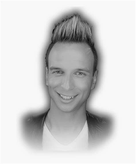 illusionist leon etienne  close  personal portrait photography