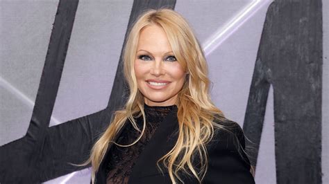 Pamela Anderson Recreated Her 'Baywatch' Look, Complete With Fresh-Out