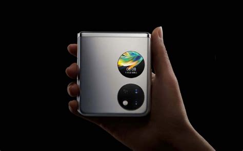 Huawei начала продажи новой компактной «раскладушки» за $800 | РБК Life