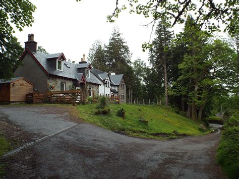 Cottages At Glenfinnan Malc McDonald Cc By Sa 2 0 Geograph Britain