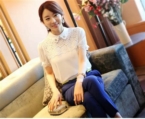 3 kiểu áo nữ hot nhất hè Khi Tôi 20