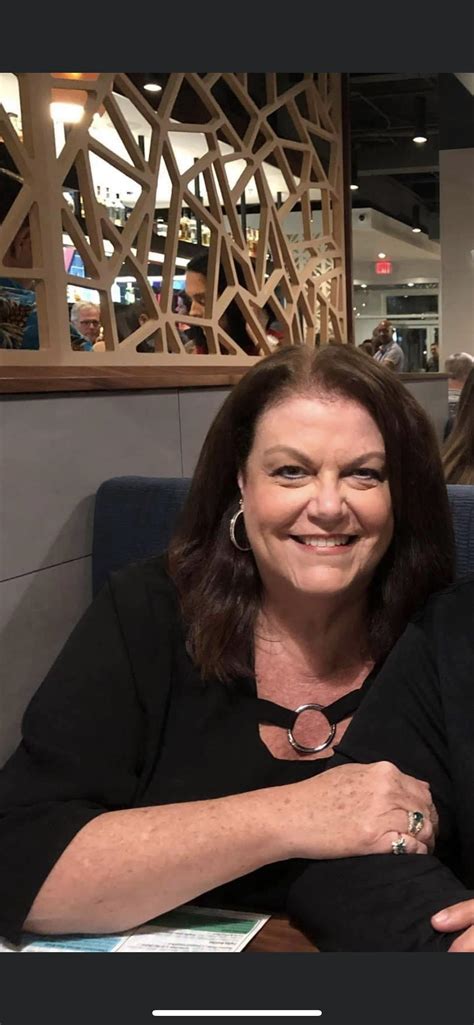 Face Reveal Of The Fat Ass GILF Scrolller