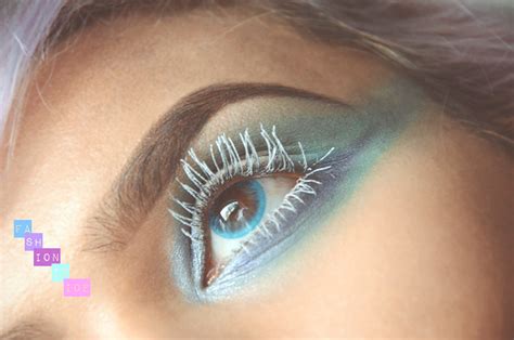 MAKEUP LOOKS // ICE QUEEN & How to White Those Eyelashes ...