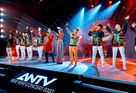 Văn Mai Hương rạng rỡ sau scandal lộ clip sex