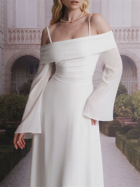 Платье макси с открытыми плечами и складками на лифе :: LICHI - Online ...