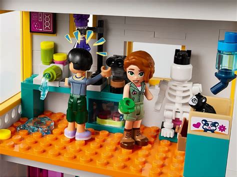 LEGO Friends 41731 Международная школа Хартлейк Сити | playzone.com.ua