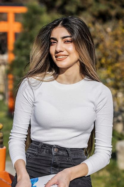 P Gina Im Genes De Chica Latina Descarga Gratuita En Freepik