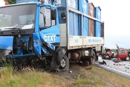 Unfall Auf Der B 87 Bei Eilenburg