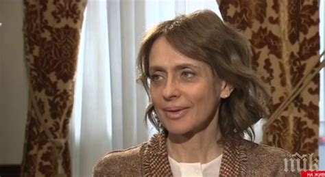 САМО В ПИК И РЕТРО: Надежда Нейнски празнува ЧРД с романтична вечеря на ...