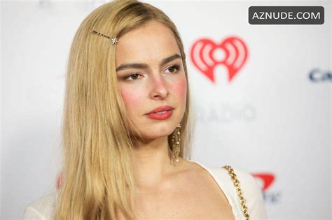 Addison Rae Sexy Flaunts Her Hot Legs In A Sultry Lace Dress At 102 7 KIIS FMs Jingle Ball 2024