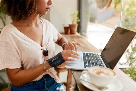 Copper Compression Wrist Ice Pack Wrap Rapid Hot Cold Relief Wrist Support Sleeve Heat